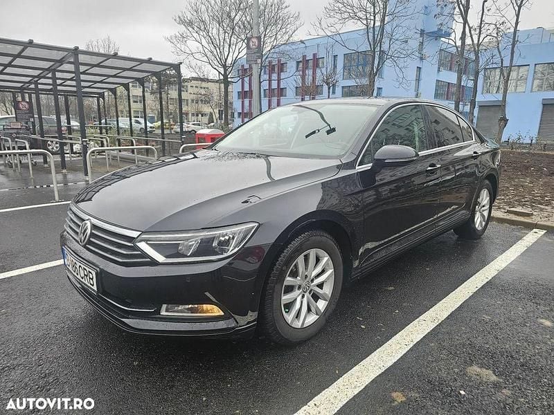Culoarenegru Second-hand 2016 VW Passat Comfortline Berlinǎ | 11.800 EUR (Super Preț) - Imagine 1/4