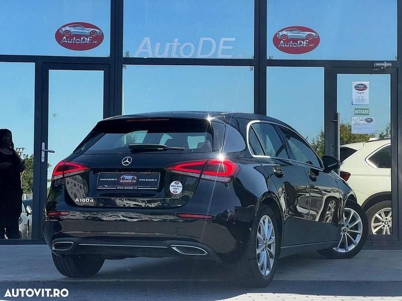Second-hand Mercedes A180 116 CP (85 kW) 2018 Culoarenegru Hatchback