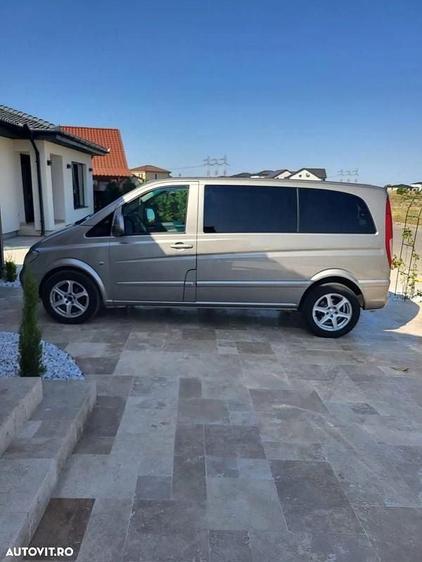 Maro Utilizat 2008 Mercedes Vito Monovolum | 5.200 EUR (Super Preț) - Imagine 1/4