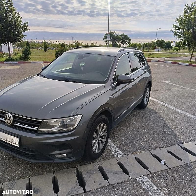 Culoaregri Utilizat 2019 VW Tiguan Life SUV | 17.900 EUR (Preț bun) - Imagine 1/4