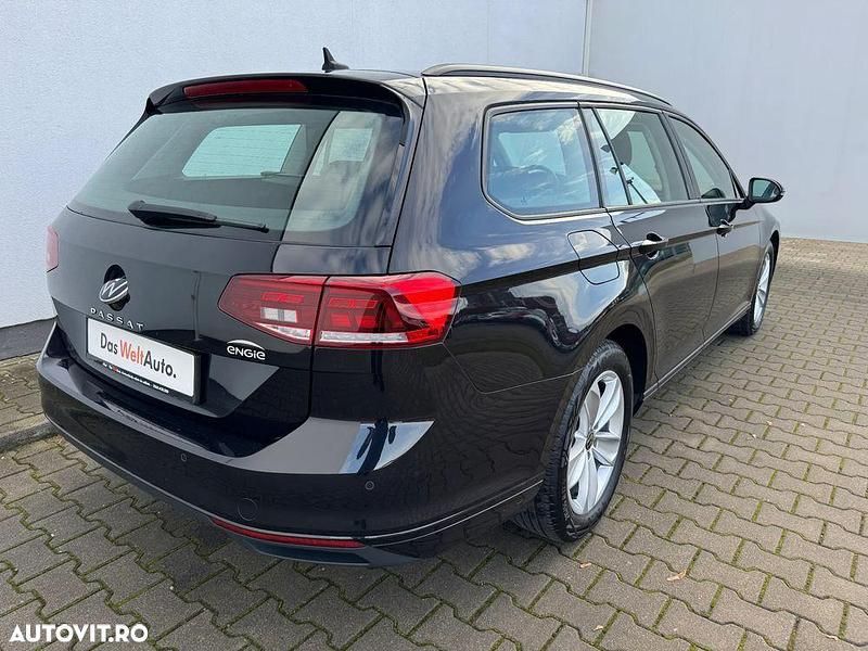 Second-hand VW Passat Comfortline 150 CP (110 kW) 2021 Culoarenegru Break