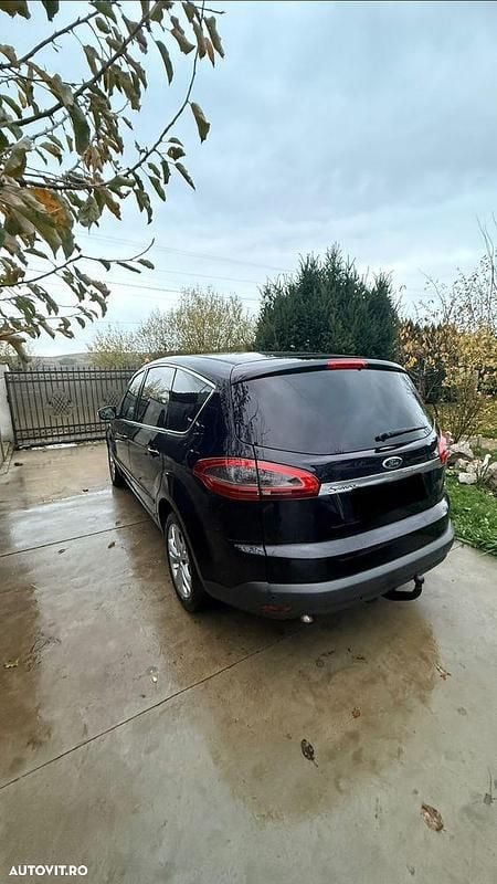 Culoarenegru Utilizat 2009 Ford S-MAX S Monovolum | 4.990 EUR (Scump) - Imagine 1/4