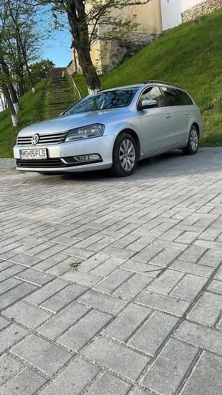 Second-hand VW Passat 140 CP (102 kW) 2014 Argintiu Berlinǎ