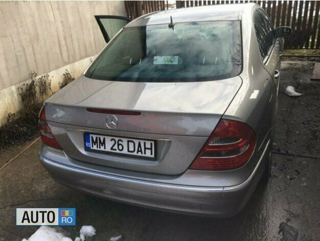 Second-hand Mercedes E220 150 CP (110 kW) 2002 Berlinǎ