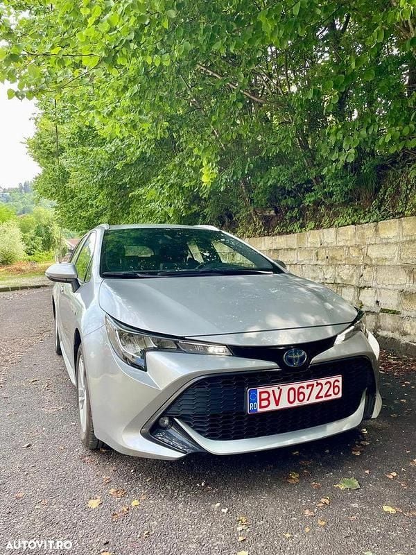 Culoareargint Utilizat 2020 Toyota Corolla Business Edition Break | 18.450 EUR (Preț bun) - Imagine 1/4