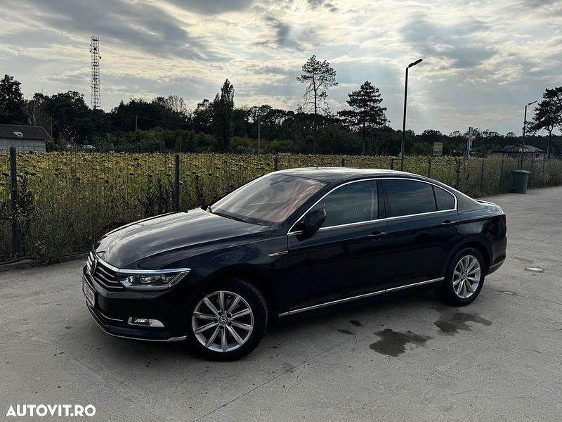Culoarenegru Utilizat 2016 VW Passat Highline Berlinǎ | 12.450 EUR (Preț OK) - Imagine 1/4
