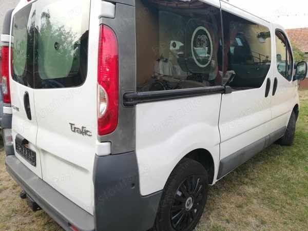 Second-hand Renault Trafic 90 CP (66 kW) 2012 Alb Monovolum