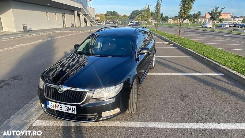 Culoarenegru Utilizat 2011 Skoda Superb Active Break | 5.300 EUR (Preț OK) - Imagine 1/4
