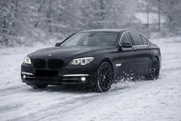Negru Utilizat 2013 BMW 730L Berlinǎ | 12.700 EUR - Imagine 1/4