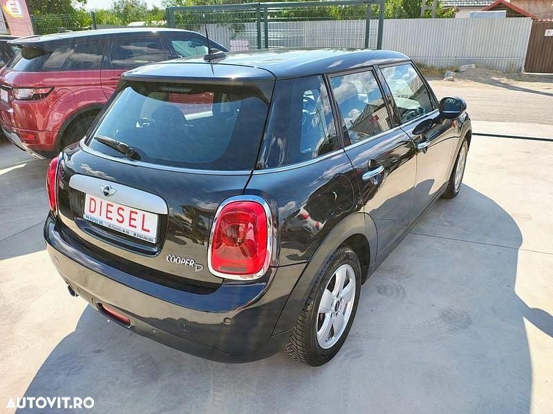Second-hand Mini Cooper D 116 CP (85 kW) 2015 Culoaremaro Hatchback