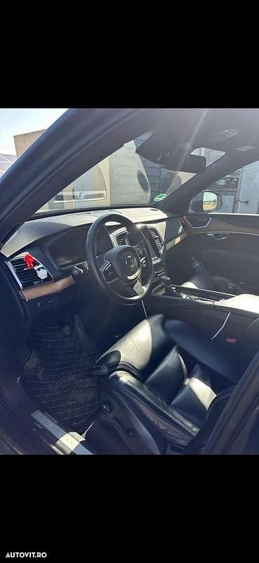 Second-hand Volvo XC90 Inscription 235 CP (172 kW) 2017 Culoarealbastru SUV