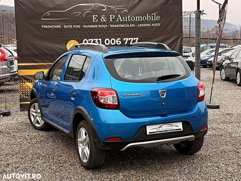Second-hand Dacia Sandero Celebration 90 CP (66 kW) 2014 Culoarealbastru