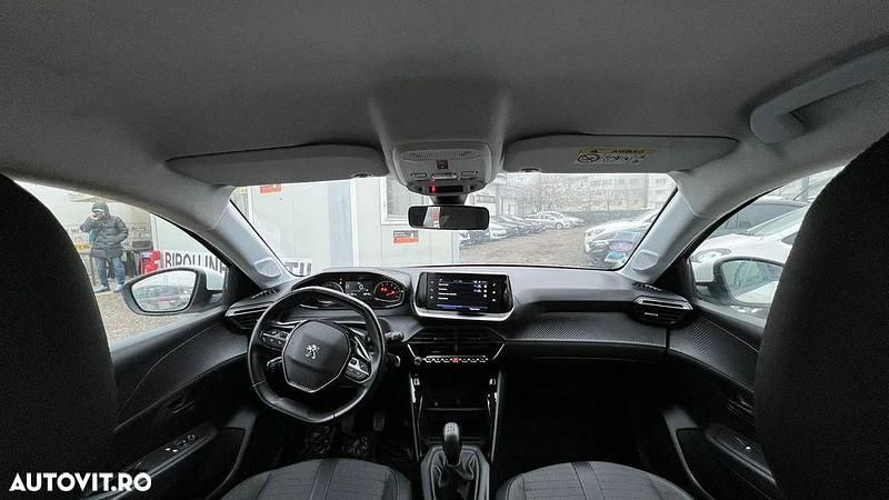 Second-hand Peugeot 208 75 CP (55 kW) 2021 Culoarealb Hatchback