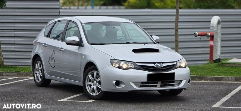 Gri Utilizat 2012 Subaru Impreza Hatchback | 3.000 EUR - Imagine 1/4