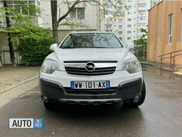 Alb Utilizat 2010 Opel Antara SUV | 5.900 EUR (Preț OK) - Imagine 1/4
