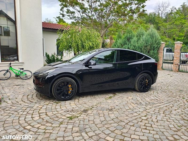 Culoarenegru Second-hand 2024 Tesla Model Y SUV | 40.600 EUR (Preț OK) - Imagine 1/4