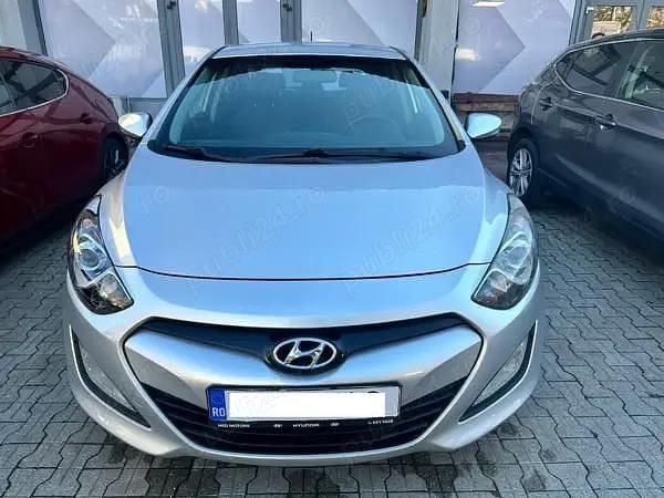 Argintiu Utilizat 2012 Hyundai i30 Hatchback | 5.250 EUR (Super Preț) - Imagine 1/4