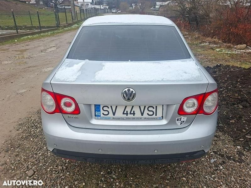 Second-hand VW Jetta Comfortline 102 CP (75 kW) 2009 Culoaregri Berlinǎ
