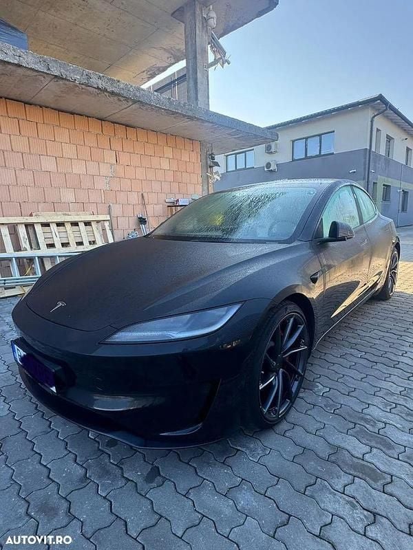 Second-hand Tesla Model 3 Performance 377 kW (513 CP) 2024 Culoarenegru Berlinǎ