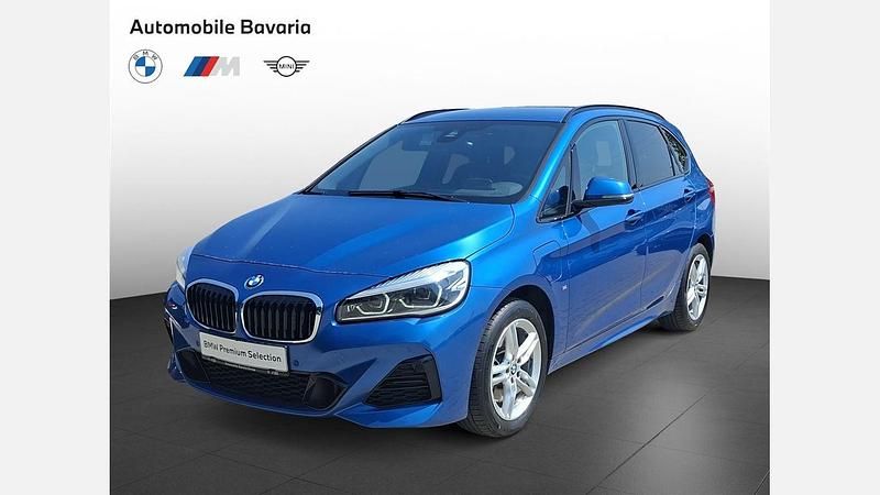 Albastru estoril metalizat Utilizat 2022 BMW 225 Active Tourer Comfort Edition Monovolum | 29.645 EUR - Imagine 1/4