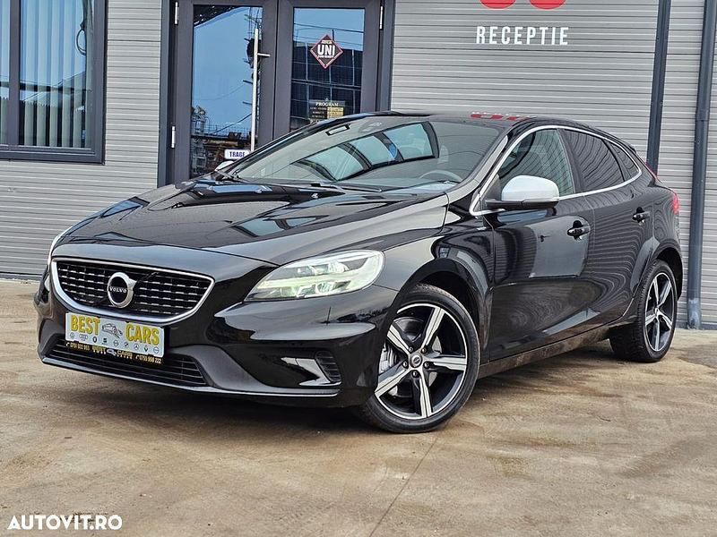 Second-hand Volvo V40 R-Design 122 CP (89 kW) 2019 Culoarenegru Hatchback