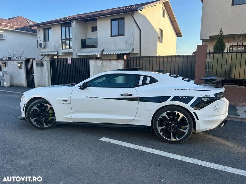 Alb Utilizat 2023 Chevrolet Camaro Coupe | 32.487 EUR - Imagine 1/4