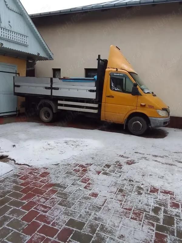 Second-hand Mercedes Sprinter 130 CP (95 kW) 2002 Van