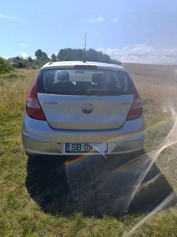 Gri Second-hand 2009 Hyundai i30 Hatchback | 2.600 EUR (Preț OK) - Imagine 1/3