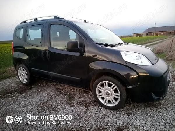 Negru Utilizat 2010 Fiat Qubo Trekking Monovolum | 2.500 EUR - Imagine 1/4
