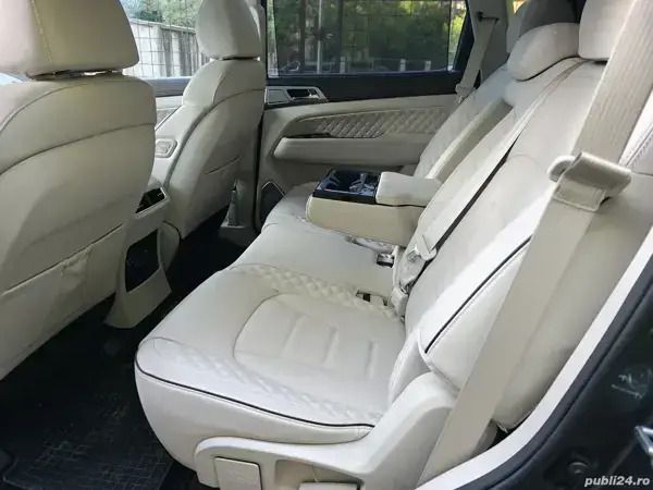 Gri Utilizat 2023 Ssangyong Rexton SUV | 35.900 EUR - Imagine 1/4