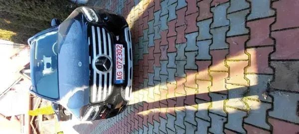 Second-hand Mercedes GLB200 170 CP (125 kW) 2024 Negru SUV