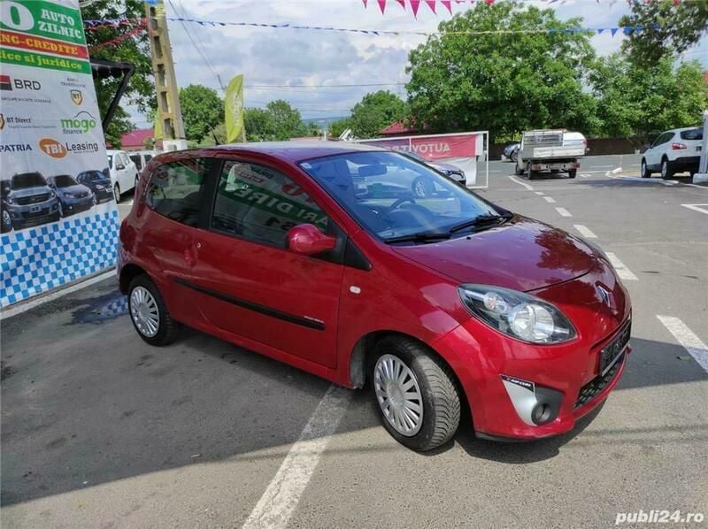 Second-hand Renault Twingo 59 CP (43 kW) 2009 Rosu Hatchback