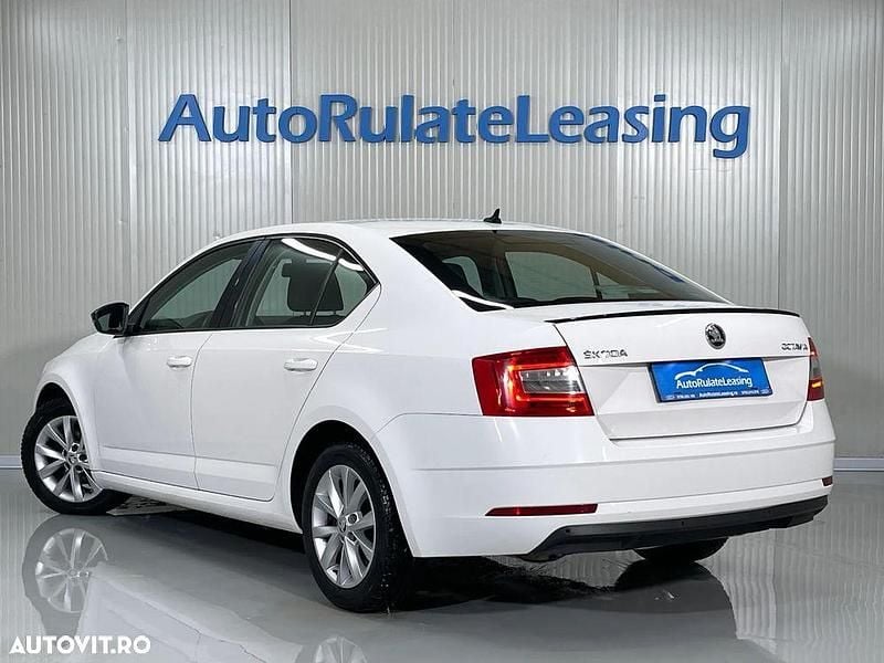 Second-hand Skoda Octavia Ambition 150 CP (110 kW) 2020 Culoarealb Berlinǎ