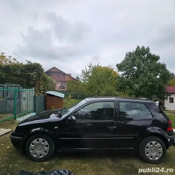 Utilizat 2002 VW Golf IV Hatchback | 1.100 EUR (Preț OK) - Imagine 1/4