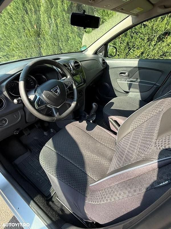 Culoaregri Utilizat 2019 Dacia Logan Acces Berlinǎ | 5.980 EUR (Preț OK) - Imagine 1/4