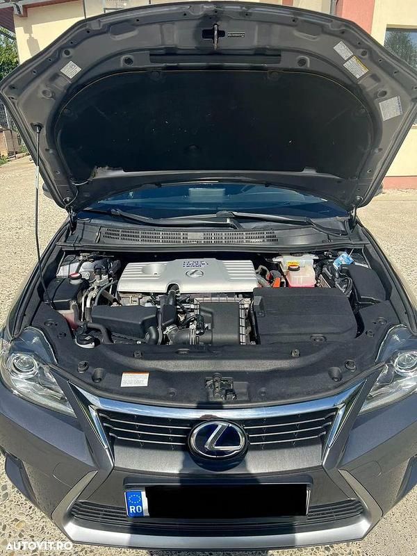 Culoaregri Utilizat 2015 Lexus CT200h Limited Edition Hatchback | 13.400 EUR - Imagine 1/4
