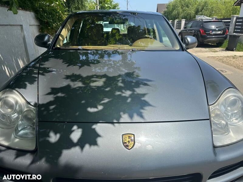 Gri Utilizat 2005 Porsche Cayenne SUV | 4.500 EUR - Imagine 1/4