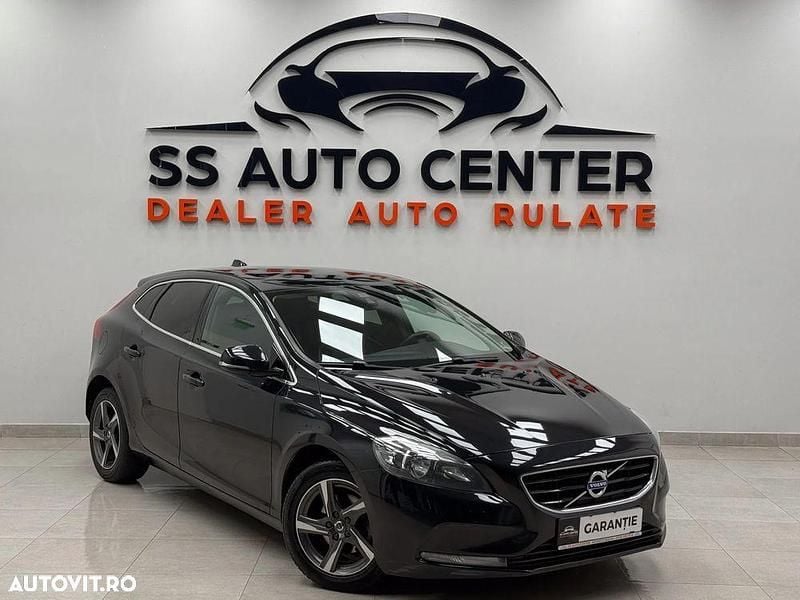 Culoarenegru Utilizat 2013 Volvo V40 Momentum Break | 8.490 EUR (Scump) - Imagine 1/4