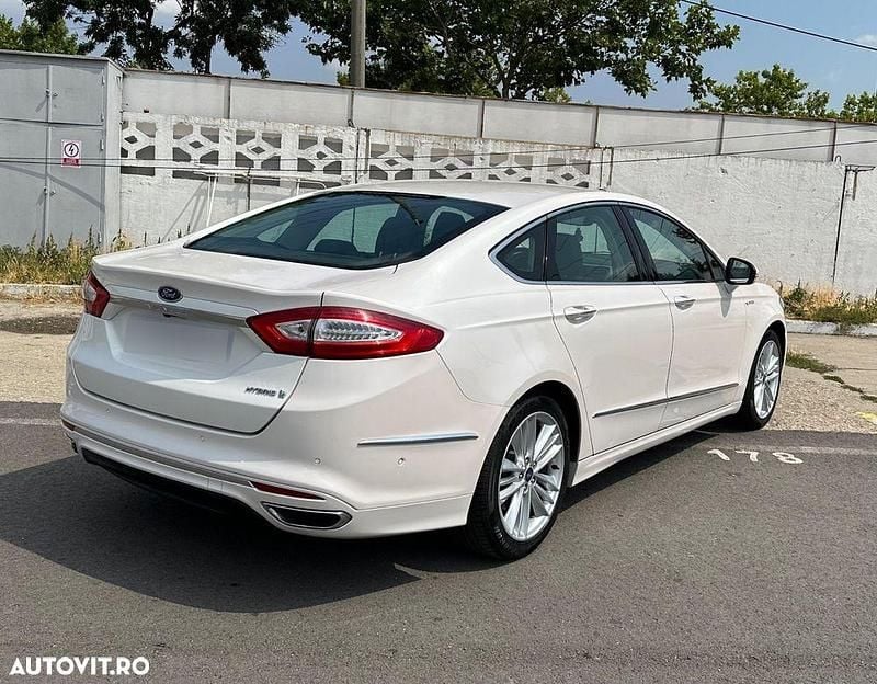 Second-hand Ford Mondeo Vignale 203 CP (149 kW) 2018 Culoarealb Berlinǎ