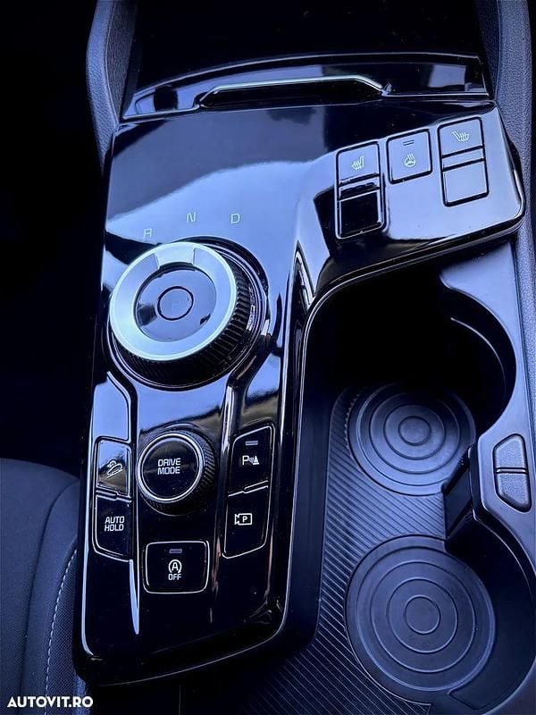 Second-hand Kia Sportage Style 180 CP (132 kW) 2022 Culoarealb SUV