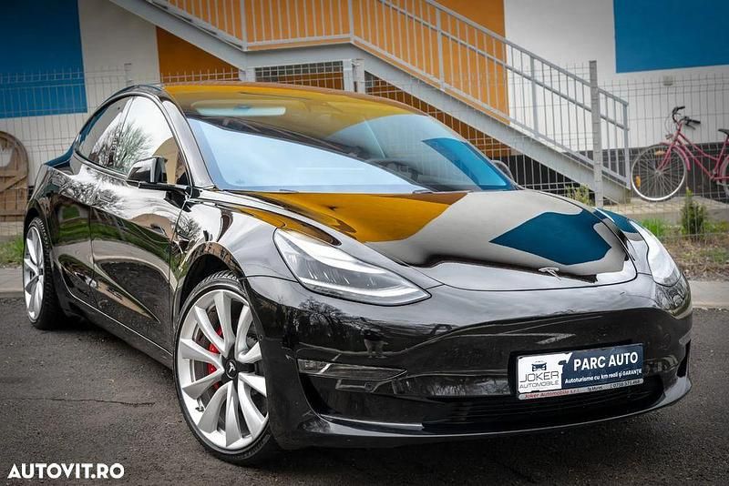 Culoarenegru Utilizat 2019 Tesla Model 3 Performance Berlinǎ | 25.950 EUR (Puțin scump) - Imagine 1/4
