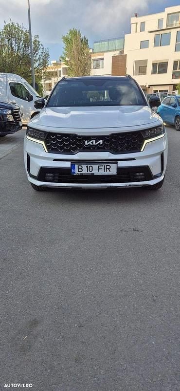 Second-hand Kia Sorento Premium 230 CP (169 kW) 2023 Culoarealb SUV