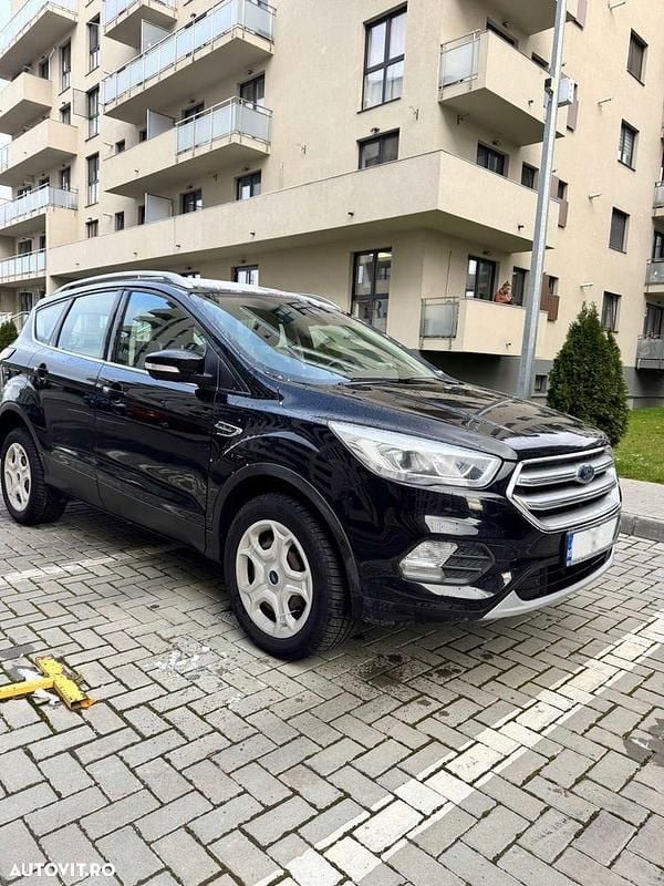 Second-hand Ford Kuga Titanium 150 CP (110 kW) 2018 Culoarenegru SUV