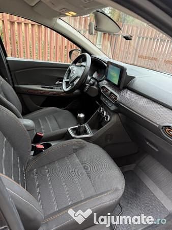 Second-hand Dacia Sandero Stepway 100 CP (73 kW) 2022 Albastru Berlinǎ