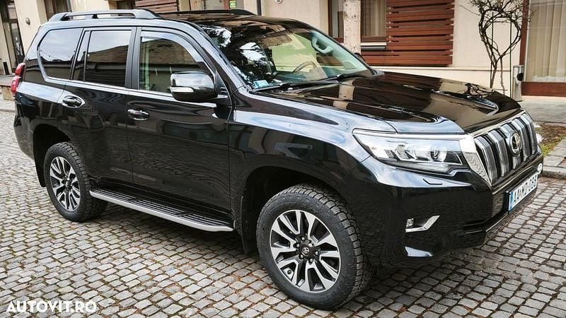 Culoarenegru Second-hand 2022 Toyota Land Cruiser Comfort SUV | 48.900 EUR (Preț bun) - Imagine 1/4