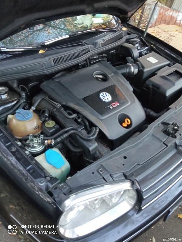 Second-hand VW Golf IV 131 CP (96 kW) 2002 Berlinǎ