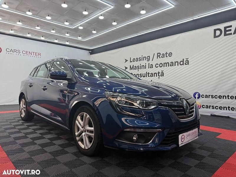 Culoarealbastru Utilizat 2017 Renault Mégane GrandTour Business Break | 10.999 EUR (Puțin scump) - Imagine 1/4