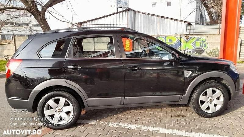 Culoarenegru Utilizat 2008 Chevrolet Captiva SUV | 9.500 EUR - Imagine 1/4