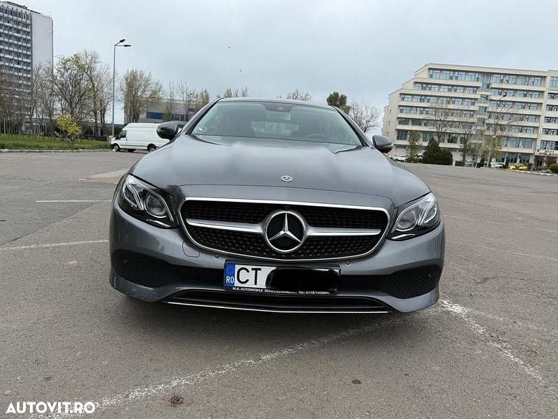 Culoaregri Utilizat 2019 Mercedes E220 Coupe | 32.900 EUR (Preț bun) - Imagine 1/4