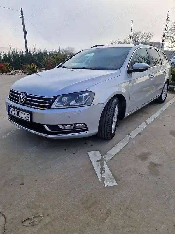 Second-hand VW Passat Highline 140 CP (102 kW) 2012 Argintiu Break